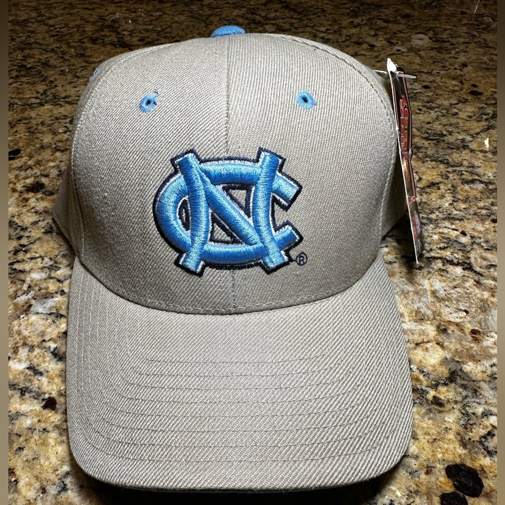 North Carolina Tar Heels New Baseball Hat - Size 7 1/2